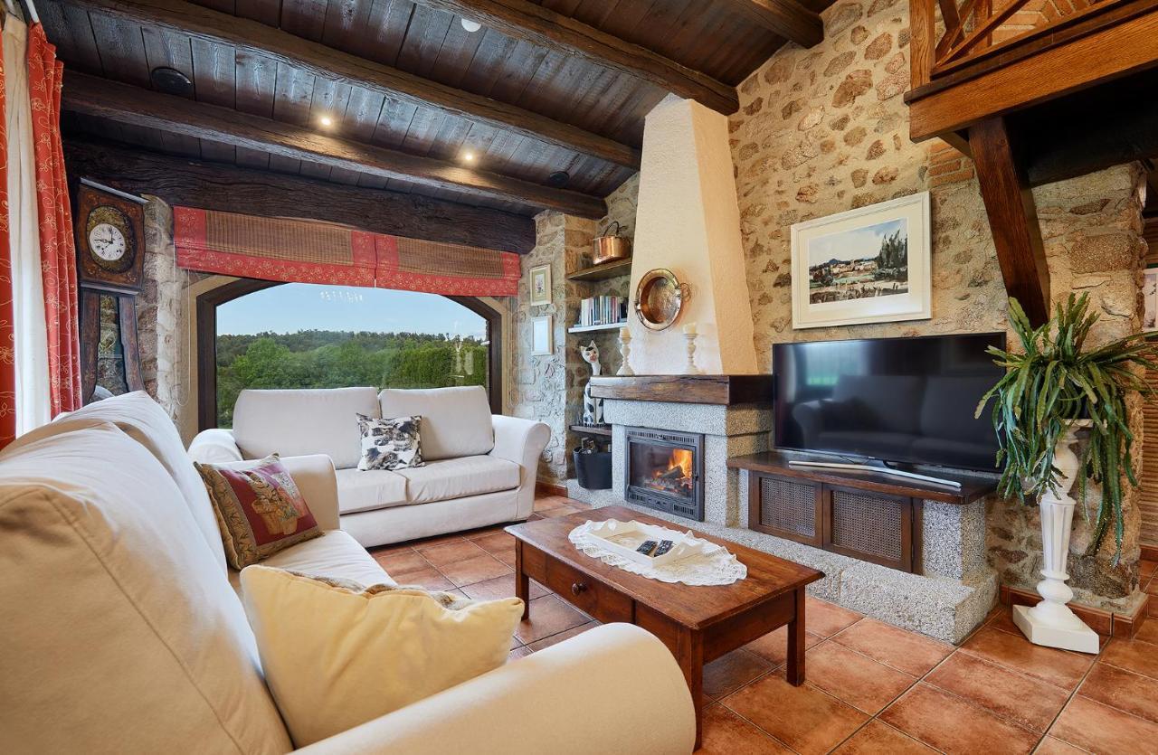 Cal Bisbe, Your Rural Holiday Home Capmany Exteriör bild