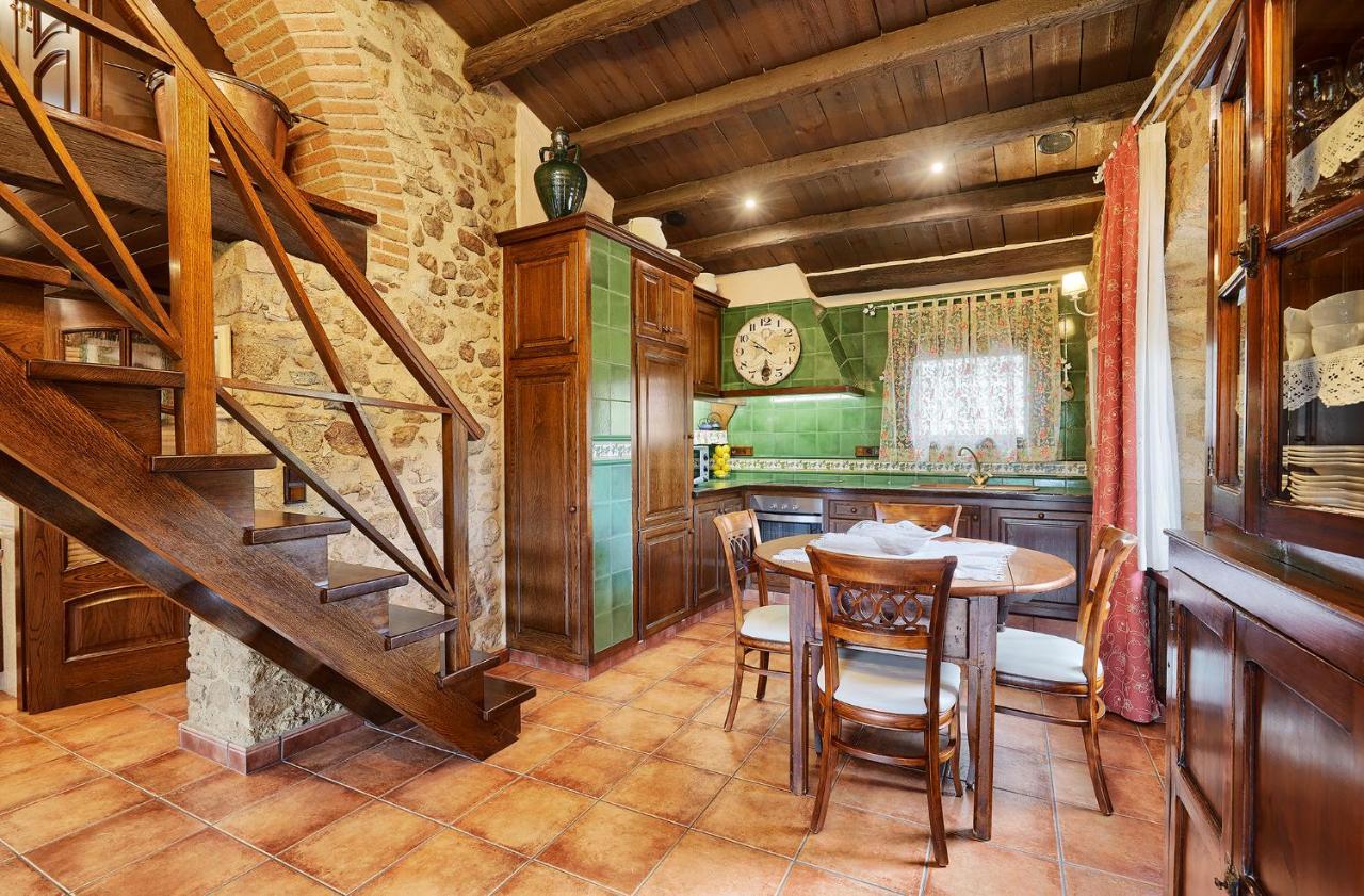 Cal Bisbe, Your Rural Holiday Home Capmany Exteriör bild