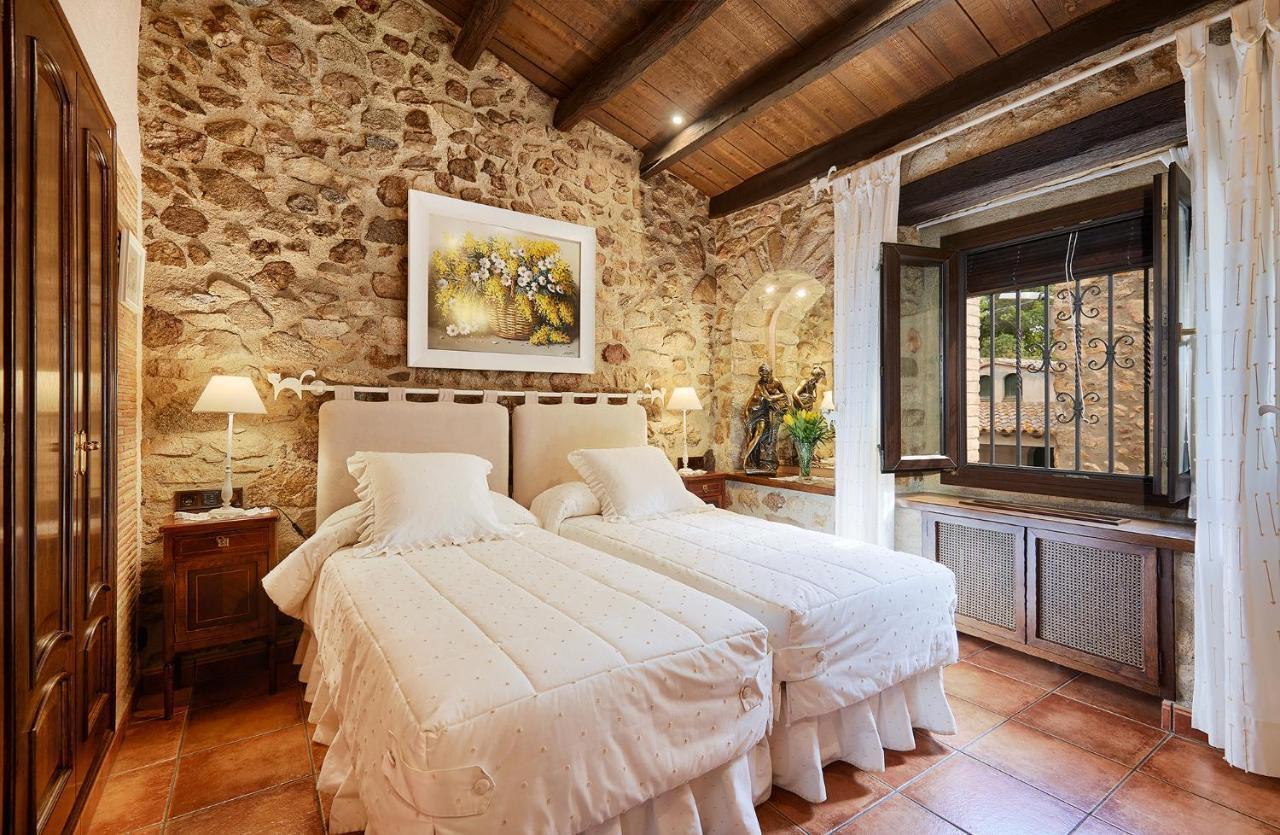 Cal Bisbe, Your Rural Holiday Home Capmany Exteriör bild