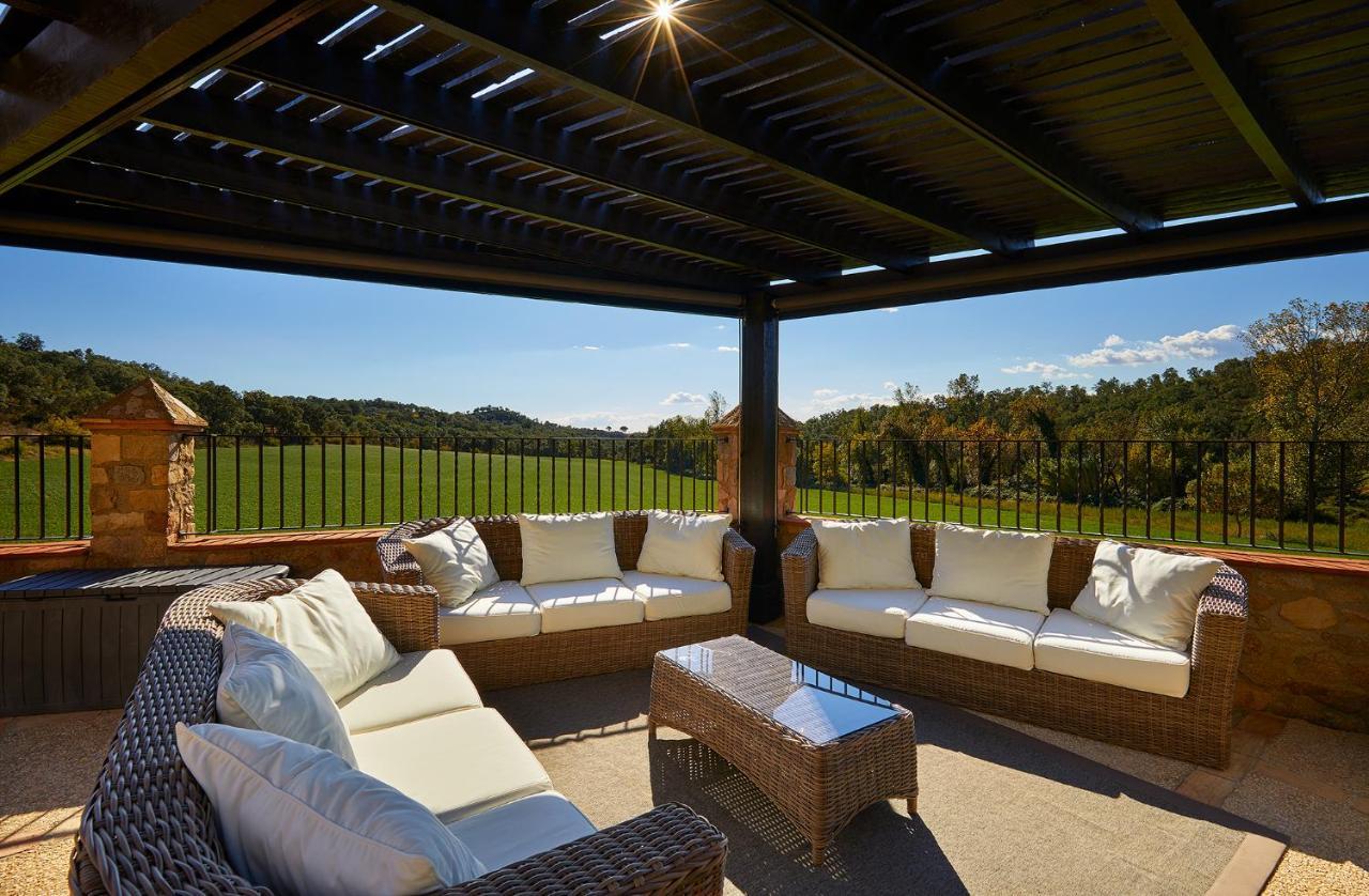 Cal Bisbe, Your Rural Holiday Home Capmany Exteriör bild