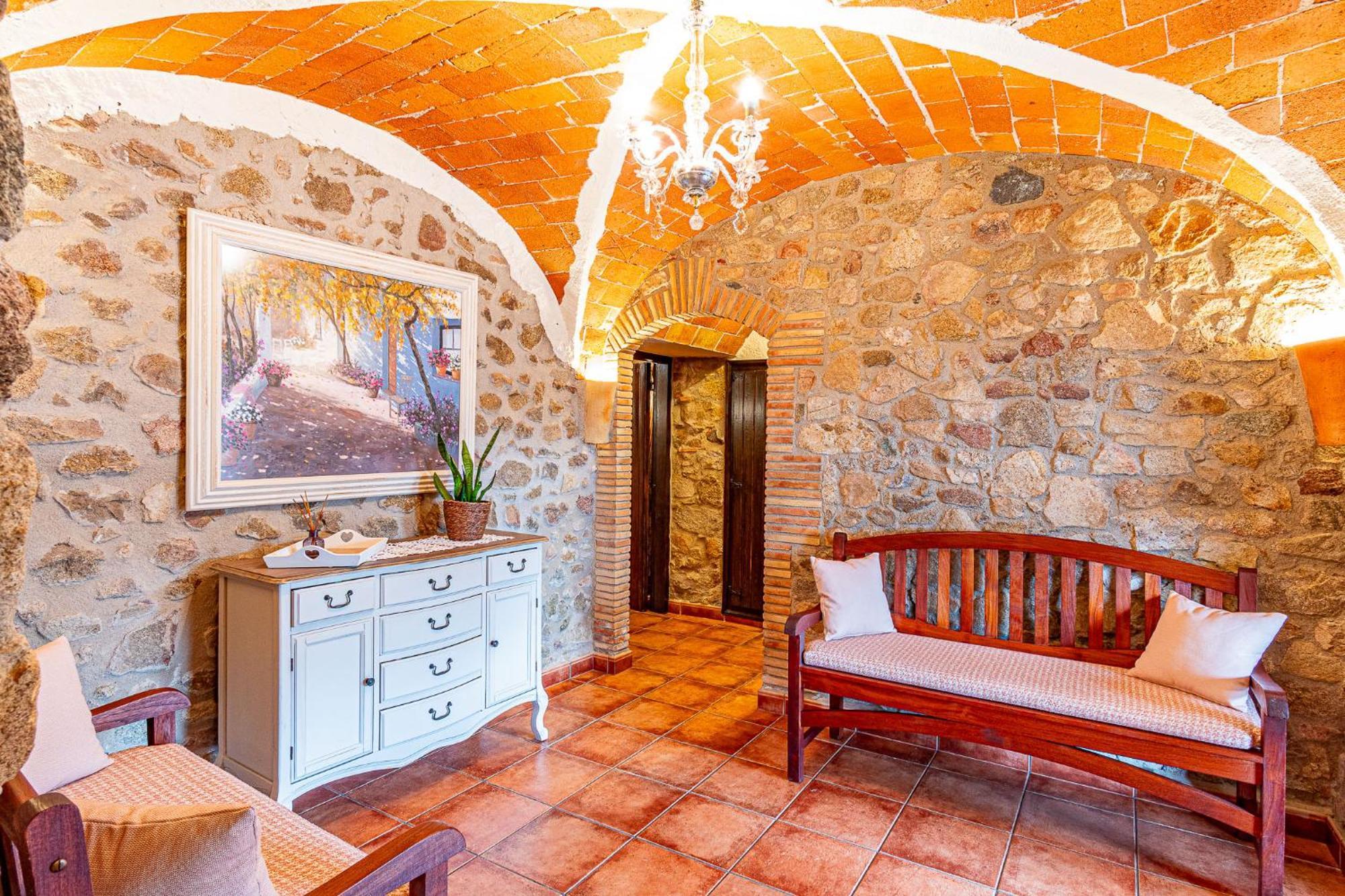 Cal Bisbe, Your Rural Holiday Home Capmany Exteriör bild