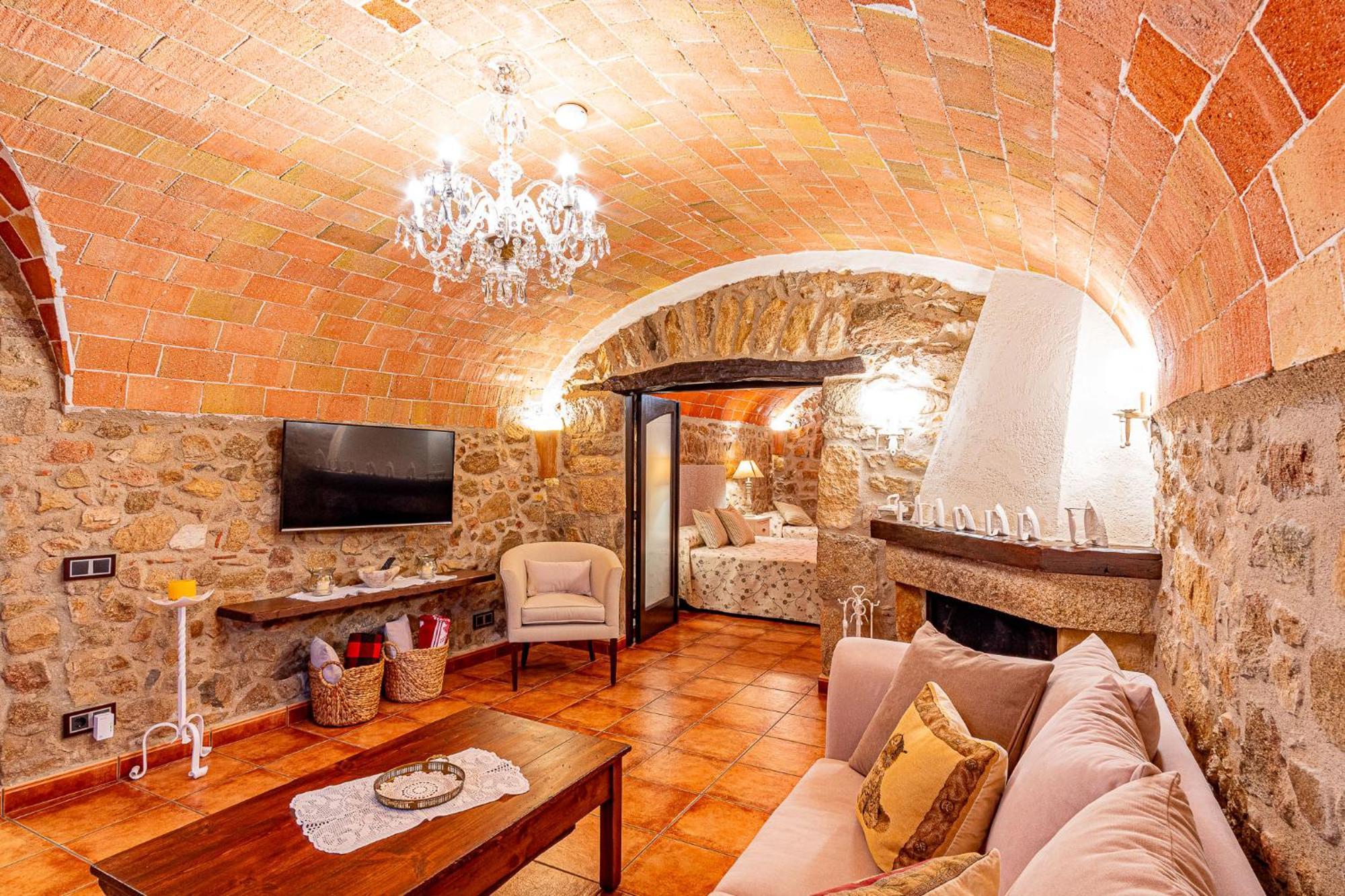 Cal Bisbe, Your Rural Holiday Home Capmany Exteriör bild