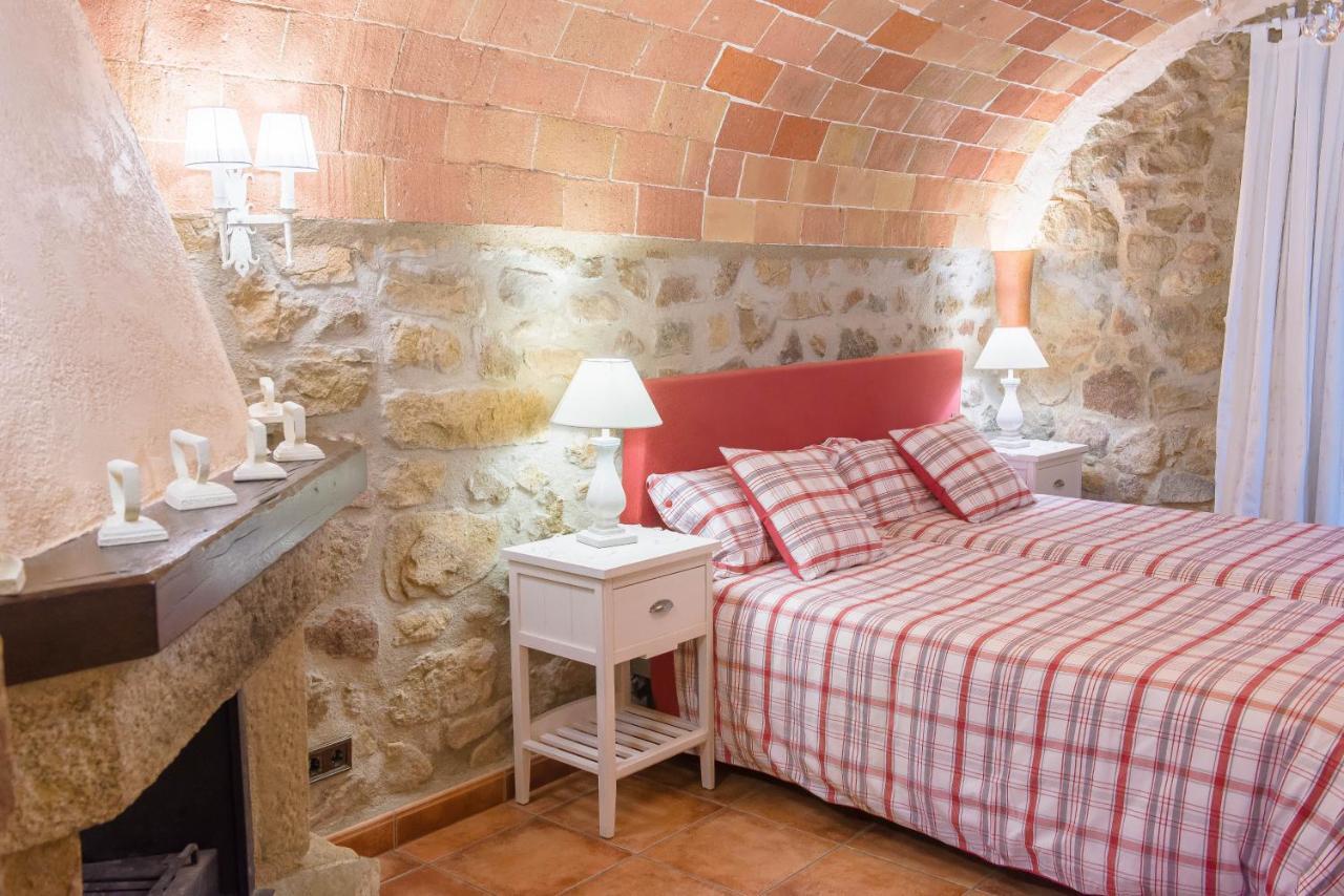 Cal Bisbe, Your Rural Holiday Home Capmany Exteriör bild